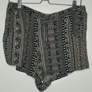 American Eagle Black and Cream Patterned Shorts